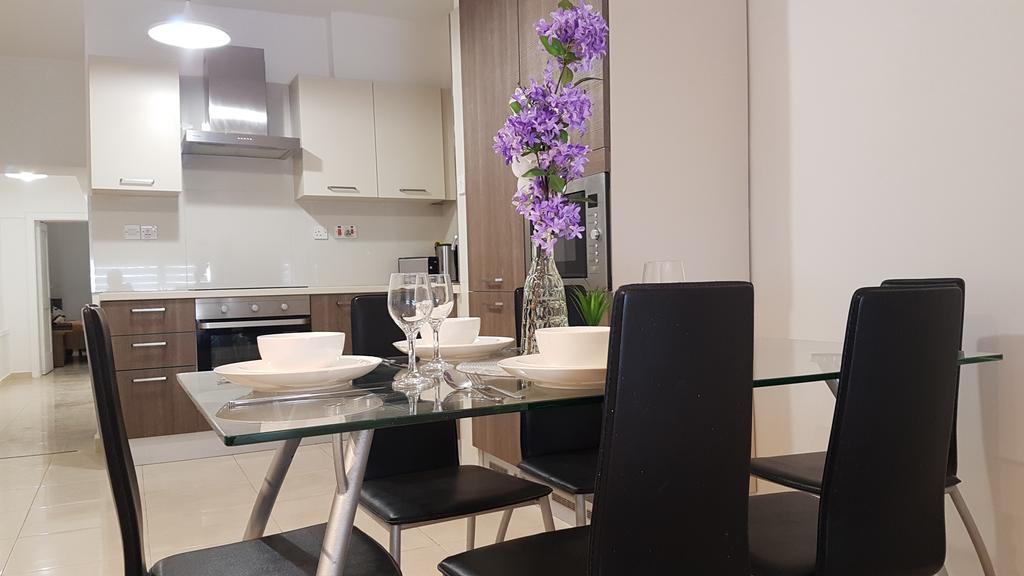 Spinola Seafront Apartment Сент Джулианс Экстерьер фото